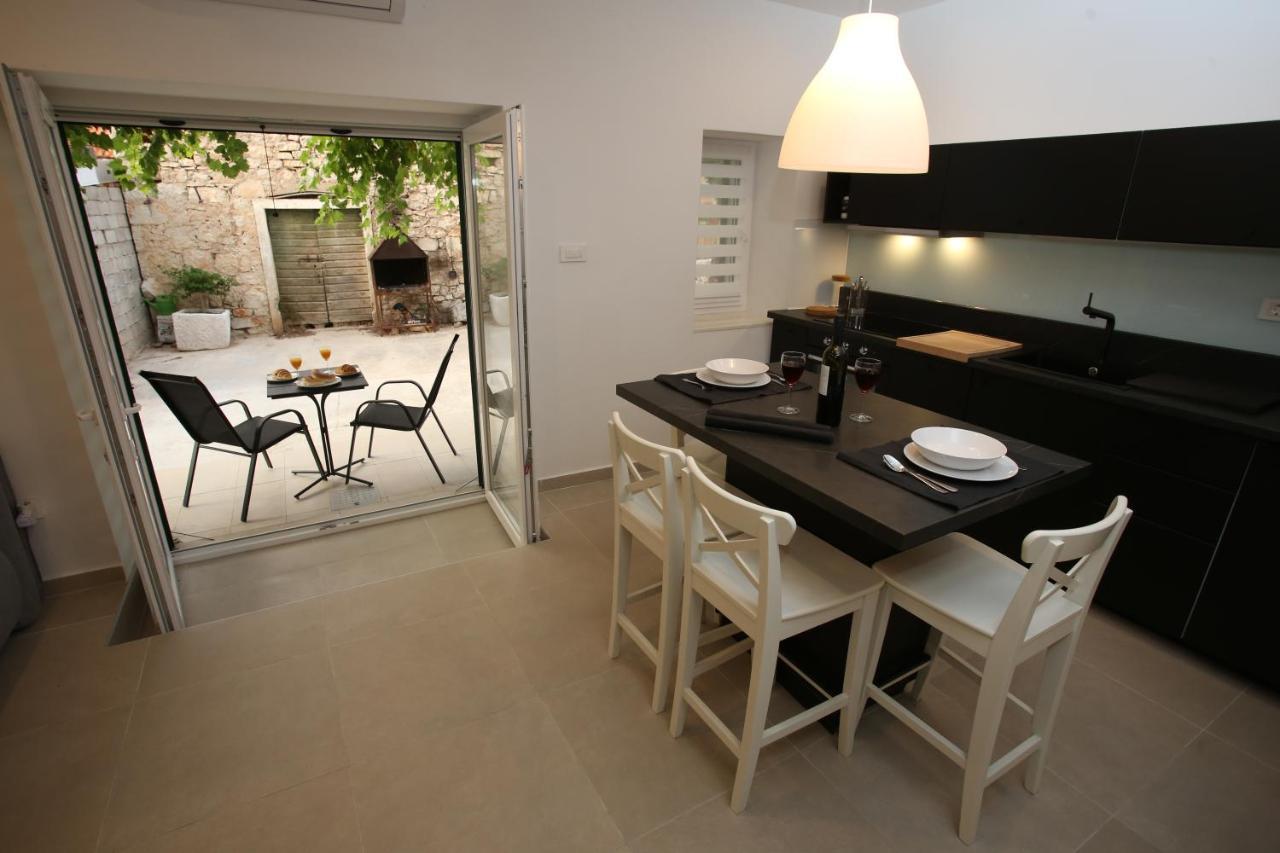 Apartmani Tri Bunje Tribalj Esterno foto