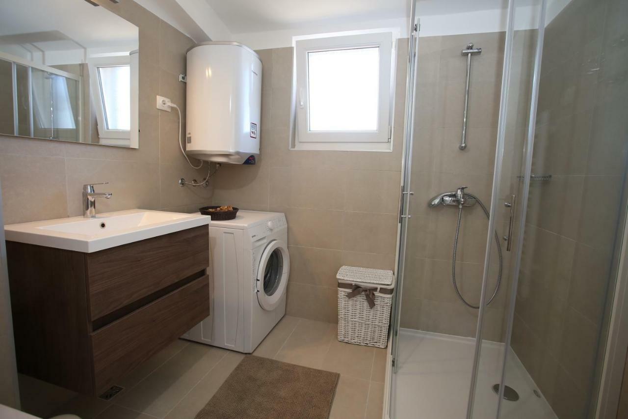 Apartmani Tri Bunje Tribalj Esterno foto