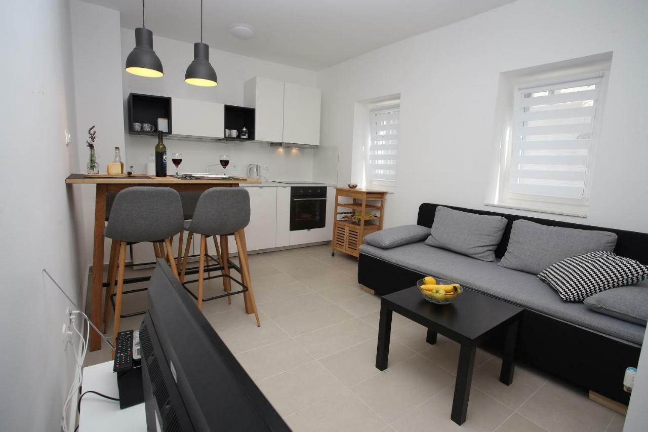 Apartmani Tri Bunje Tribalj Esterno foto